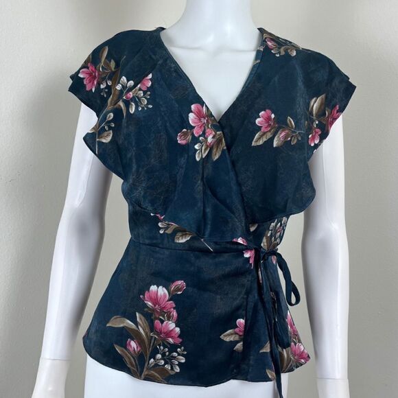 Collective Concept Size M Petite Green Pink Floral Satin Ruffle Wrap Blouse Top - Picture 13 of 13